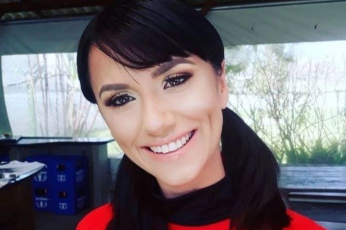 Professora morre ao cair de costão quando fazia fotos em praia de SC