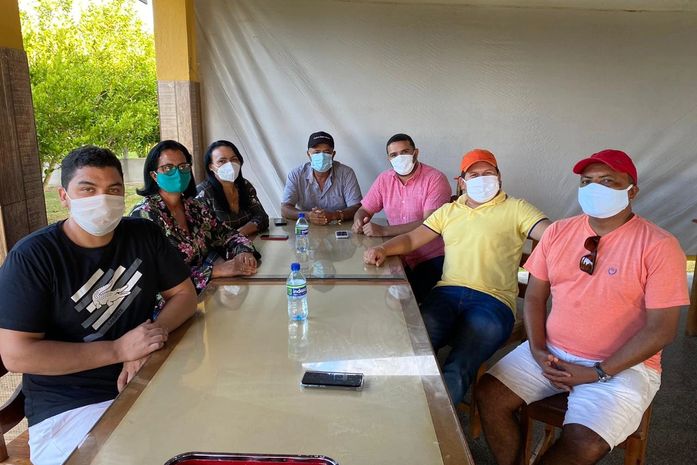 Vereadores da oposição com interesse político de derrubar a prefeita Maristela. São eles: Cacau, Margarida, Jota, Zé Neto, Clayton, Laura de Zé Vicente e Danilo