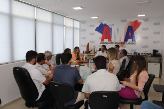 Prefeitos da Bacia Leiteira e Casal discutem ações emergenciais para a falta d’água