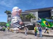 Servidores e policiais federais realizaram protesto