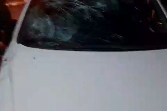 Duas vítimas ficam feridas após colisão entre carro e moto na parte alta de Maceió