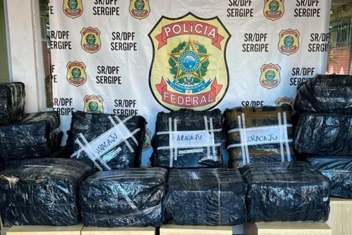 PF apreende caminhão com mais de meia tonelada de maconha em Sergipe