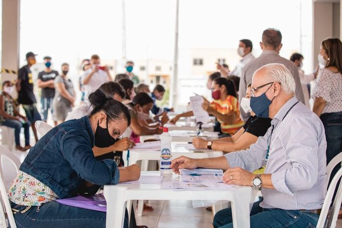 Morador titular deve comparecer munido de RG e CPF próprio e do cônjuge, caso tenham feito o cadastro juntos.