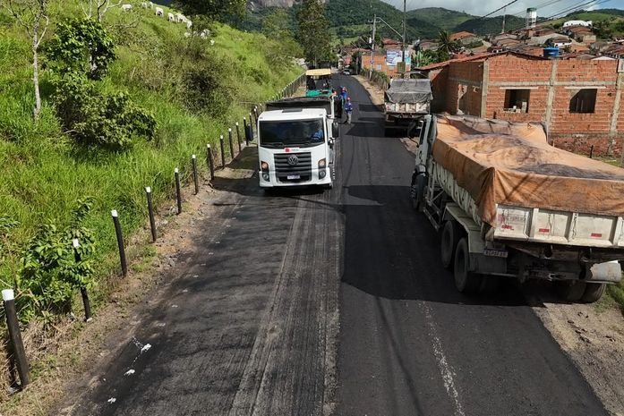 Tanque d’Arca avança com renovação completa do asfalto na entrada da cidade