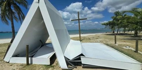 Ventania provoca desabamento da Capelinha do Jaraguá no fim de semana em Maceió