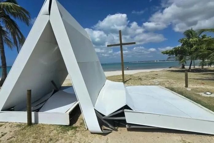 Ventania provoca desabamento da Capelinha do Jaraguá no fim de semana em Maceió