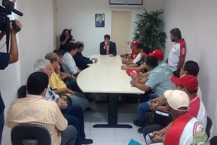 Em reunião, empresários oferecem reajuste salarial ao Sindicato dos Rodoviários