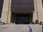 Bancos não podem deixar de prestarem atendimento presencial aos clientes