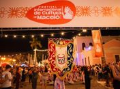 Jaraguá vira palco da cultura popular em grande cortejo no Festival Internacional de Cultura de Maceió
