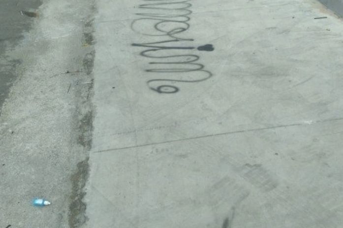 Jovem é conduzido à delegacia por pichar praça recém-inaugurada em Maceió