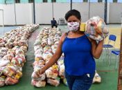 Seguindo agendamento, entrega de cesta básicas segue até o dia 15 deste mês