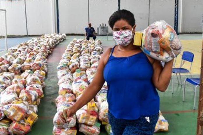 Seguindo agendamento, entrega de cesta básicas segue até o dia 15 deste mês