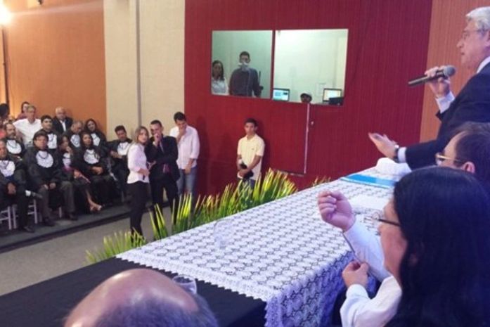 Governador empossa reitor da Uneal e autoriza concurso na instituição