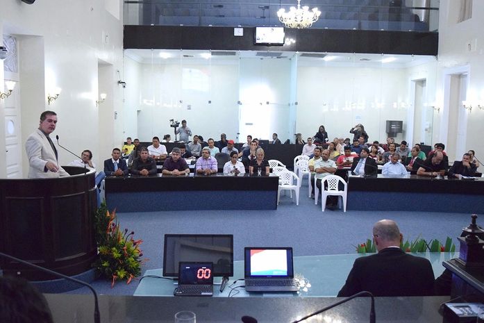 Regulamentação do transporte de passageiros através de aplicativos é tema de debate na ALE
