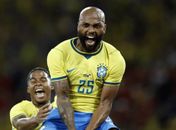 Brasil vence por 6 a 2, com quatros gols dos reservas na segunda etapa