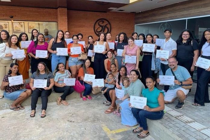 Grupo Amarante e Prefeitura de Porto de Pedras contemplam turma de 42 pessoas com curso profissionalizante