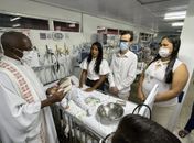Humanização: HGE promove batizado de criança com síndrome rara