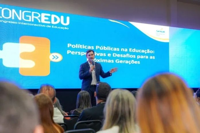 Marcelo Beltrão defende revolução educacional durante o Congredu