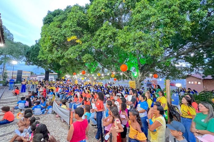 Prefeitura de Delmiro Gouveia realiza caminhada em alusão ao Maio Laranja