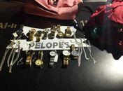 Acusados de roubar relógios e joias em loja são presos após polícia ter acesso as imagens de segurança 