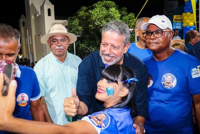 Festa de Arthur Lira terá emedebistas de Renan e expectativa sobre presença de JHC