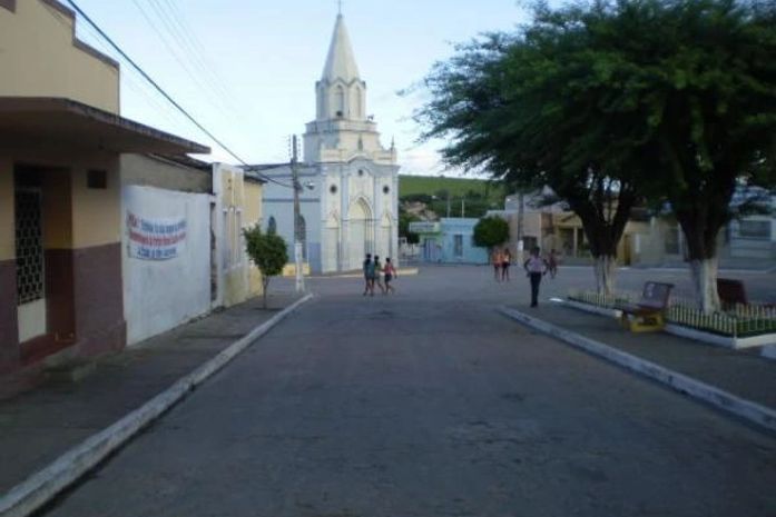 Falha nos explosivos impede assalto a agencia do Bradesco no Sertão