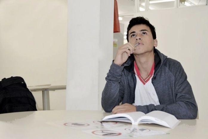 Matheus Felipe de Oliveira, 18 anos, estudante do terceiro ano do ensino médio, é um dos beneficiados pelo serviço