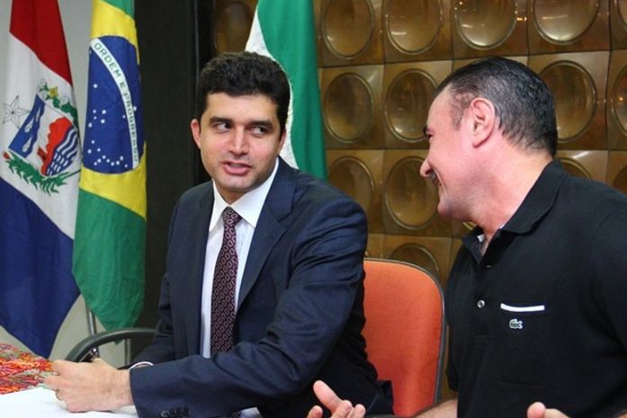 Cícero Almeida está de olho na caneta do prefeito Rui Palmeira