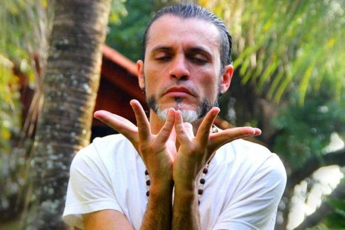 Após João de Deus, líder religioso Ananda Joy é acusado de abuso sexual