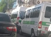 Contra decisão judicial, condutores de transportes complementares realizam protesto
