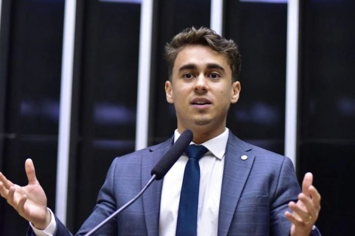 Nikolas Ferreira rebate acusação sobre assessora de sobrancelha