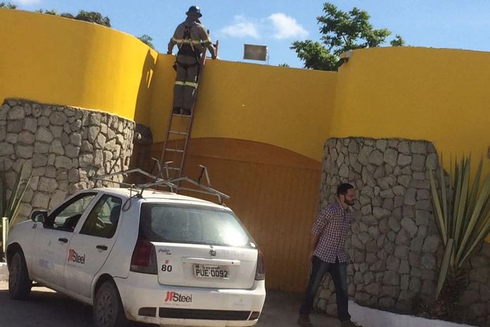 Funcionários da Eletrobras na residência do prefeito eleito de Rio Largo