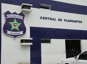 Homem é preso após tentar matar companheira com facada durante discussão em Marechal Deodoro