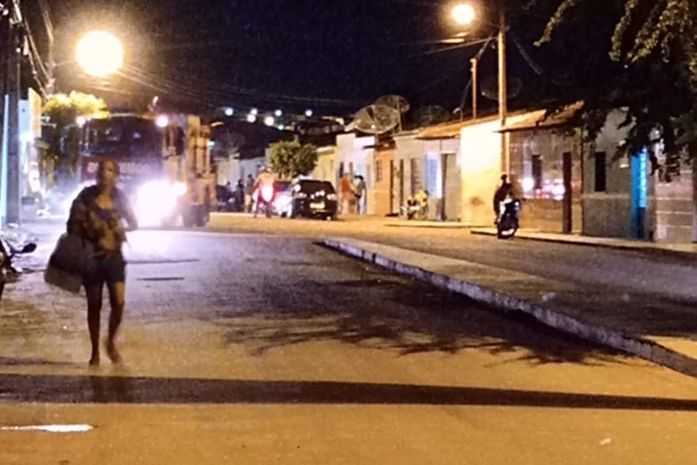 Após recomendação de evacuação, moradores de cidades do sertão alagoano começam a deixar casas