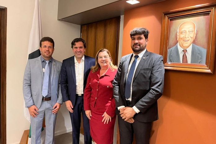 Prefeita Eronita Sposito vai para Brasília em busca de recursos e se reúne com líderes políticos