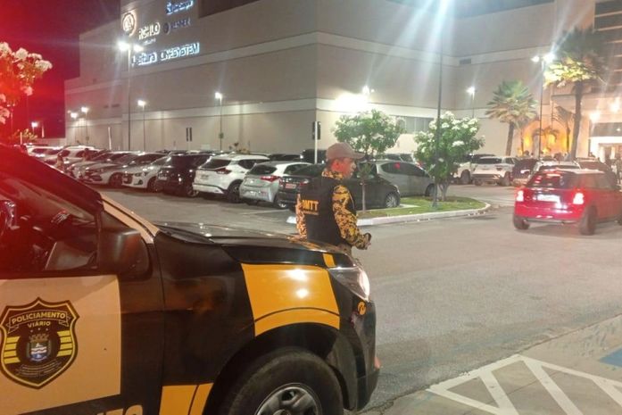 Operação autua motoristas em shoppings da parte baixa de Maceió