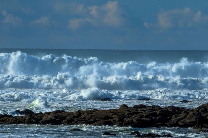 Alerta: fortes ventos e ondas de até 3,5 m atingem litoral de Alagoas