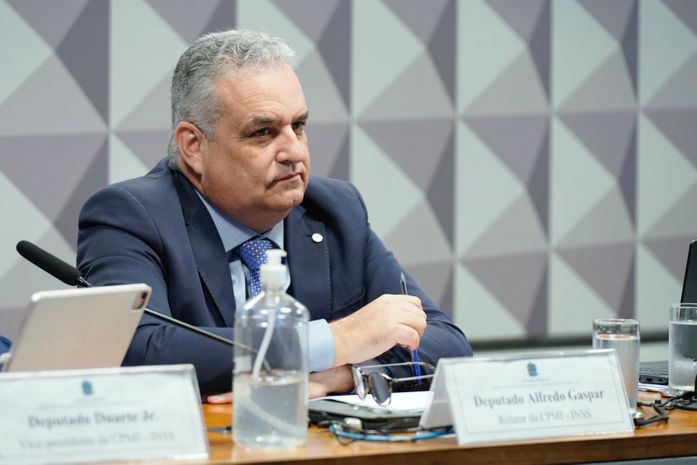 Alfredo Gaspar denuncia blindagem a bancos e outros nomes ligados a esquema de consignados na CPMI do INSS