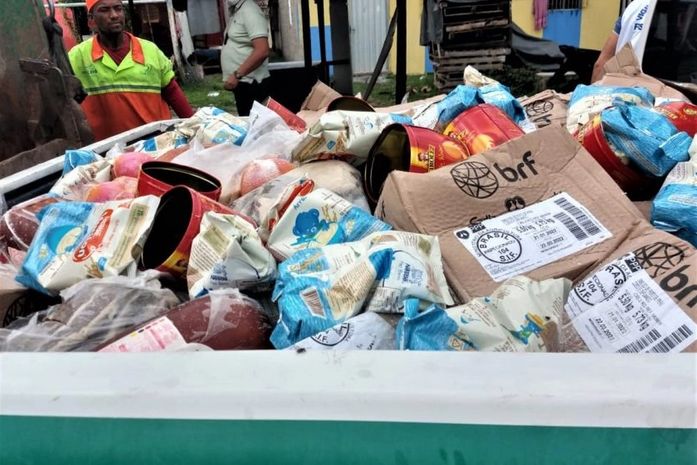 Alimentos apreendidos durante fiscalizações da Vigilância.
