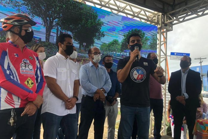 "O desenvolvimento de uma cidade precisa garantir segurança as pessoas", diz prefeito sobre ciclovia na Fernandes Lima