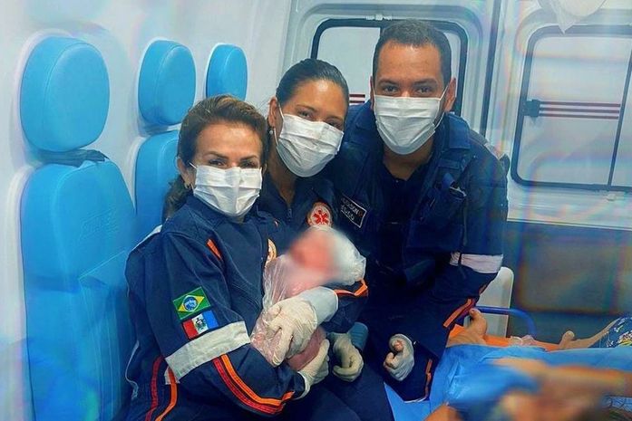 Equipe do Samu salva bebê que nasceu dentro de viatura em Maceió