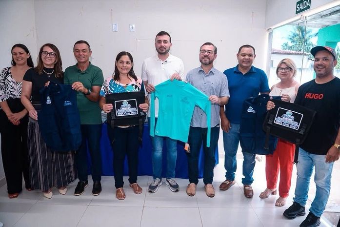 Prefeito de Anadia entrega novos fardamentos aos Agentes Comunitários de Saúde e de Combate às Endemias