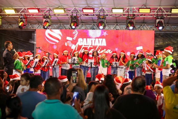 Alunos do município encantam público com Cantata Natalina no Marco dos Corais