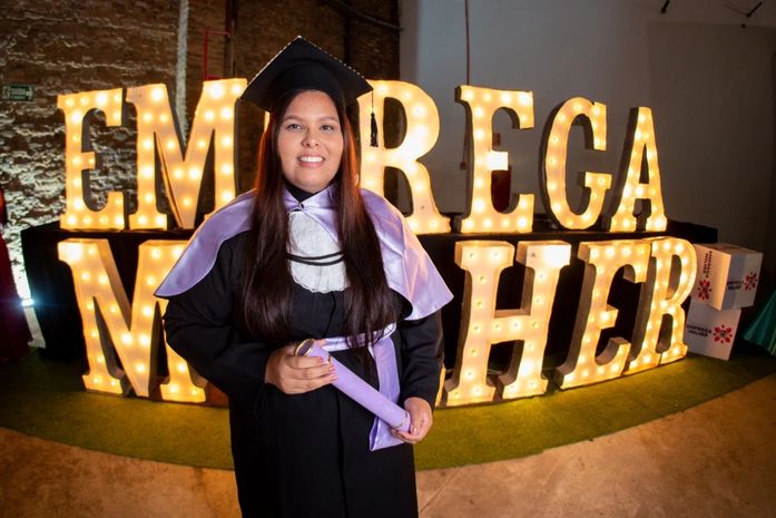 Alunas do Emprega Mulher participam de aula prática de confeitaria nesta terça (11)