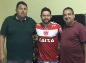 Diretor Alarcon Pacheco, meia Élvis e o presidente Marcos Barbosa