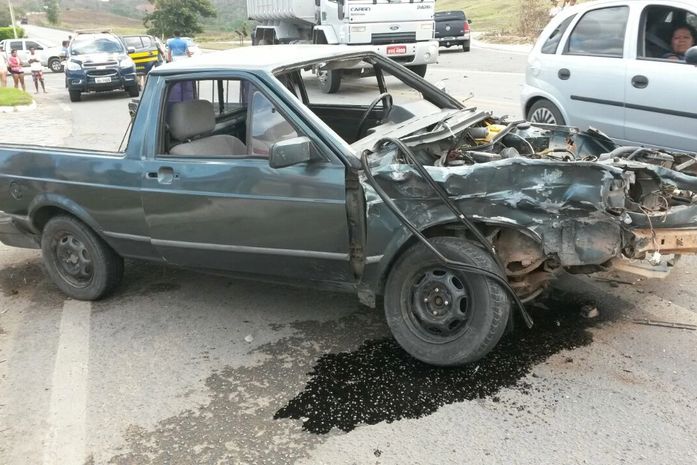 Veículo ficou danificado após colisão em São Miguel dos Campos