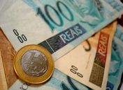 Servidores do Estado recebem salários neste sábado