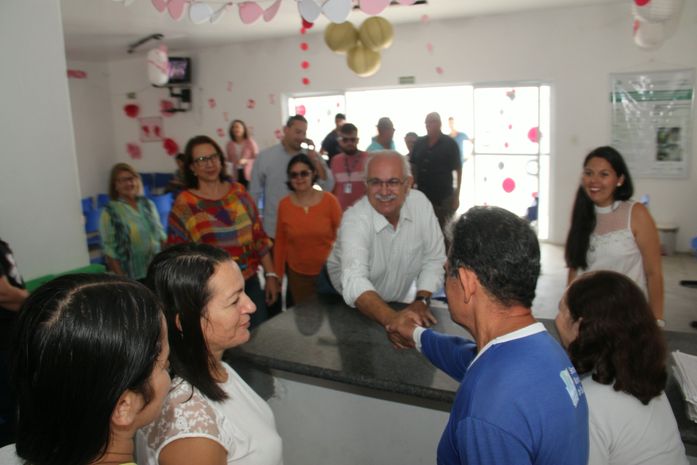Teófilo realiza visita de inspeção a UBS do bairro Baixão