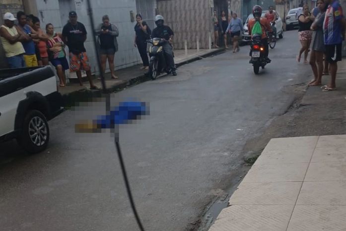 Homem é morto a tiros enquanto seguia para o trabalho no Vergel do Lago