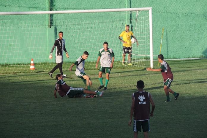 Sub-20 do Coruripe realiza treino no distrito de Barreiras